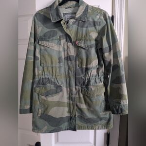 Levi's camo jacket, small